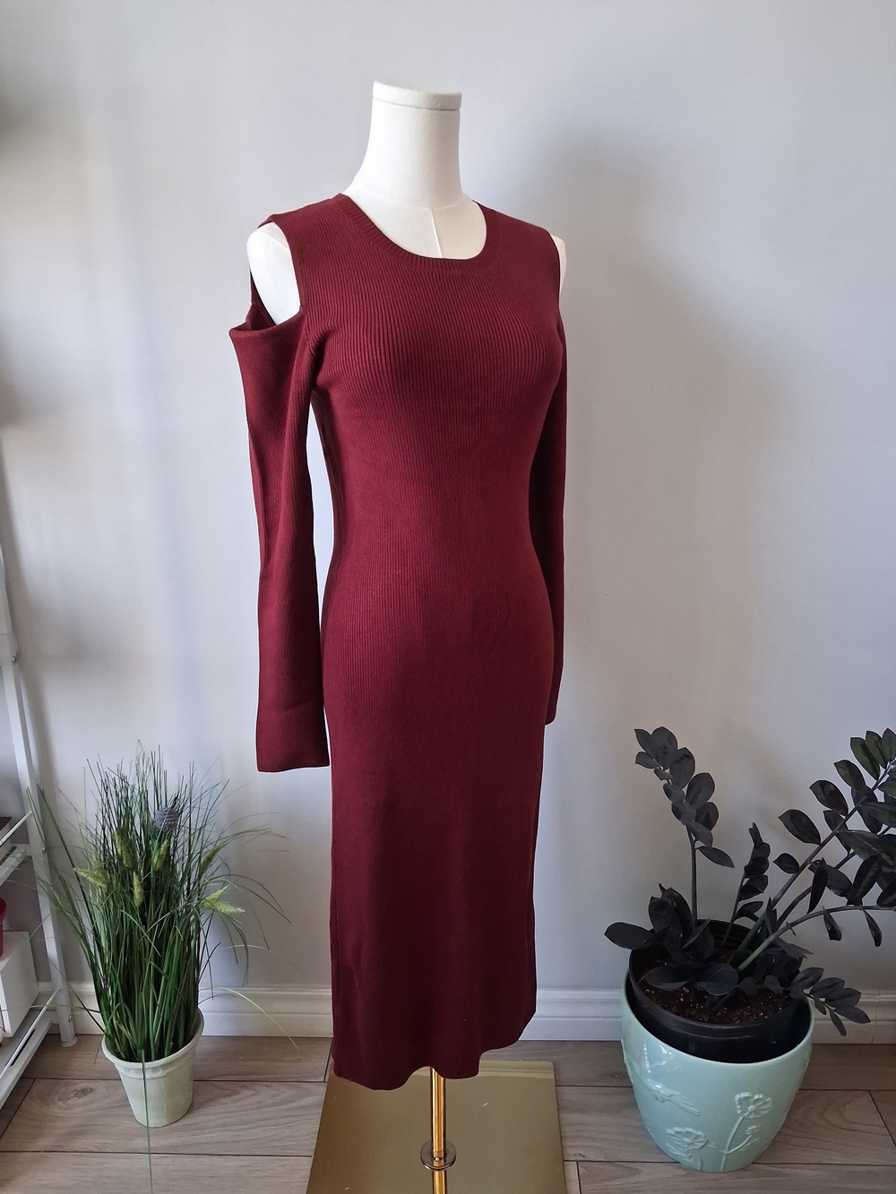 Philosophy Burgundy Cold-Shoulder Ribbed Midi Dress